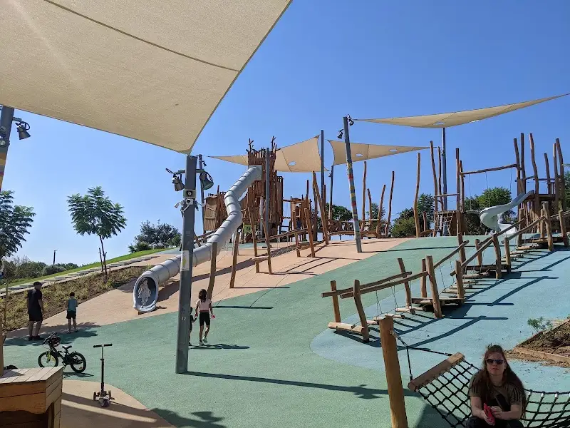 חוות שלם בתל אביב-יפו — בילוי משפחתי עם ילדים