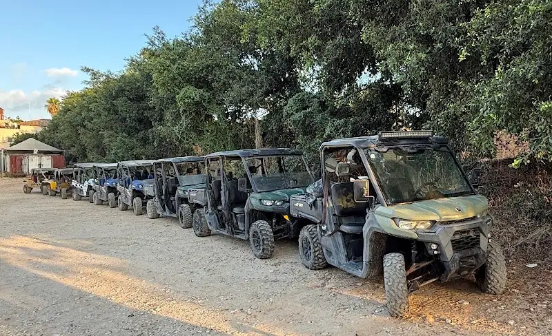 טרקטורוני עמק חפר בכפר ויתקין — בילוי משפחתי עם ילדים