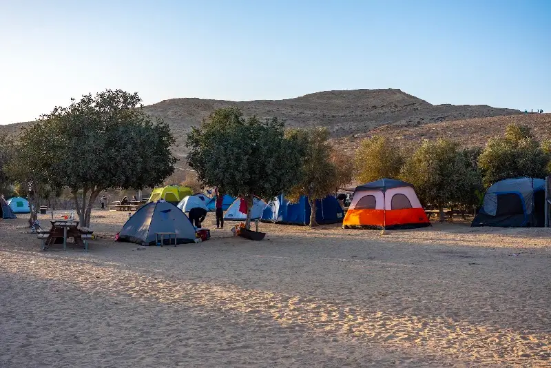 חניון לילה גן לאומי ממשית בדימונה — בילוי משפחתי עם ילדים