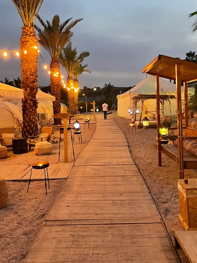 גלמפינג 420 חוף קליה בקליה — בילוי משפחתי עם ילדים