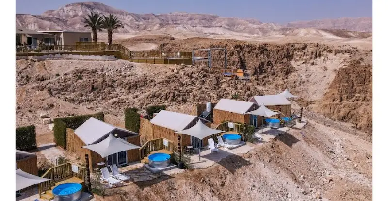 מצוקי דרגות – כפר מטיילים במצוקי דרגות