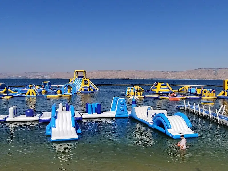 אקווה כיף בכנרת — בילוי משפחתי עם ילדים