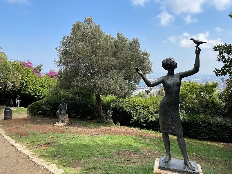 גן הפסלים (שדרות הציונות) בחיפה — בילוי משפחתי עם ילדים