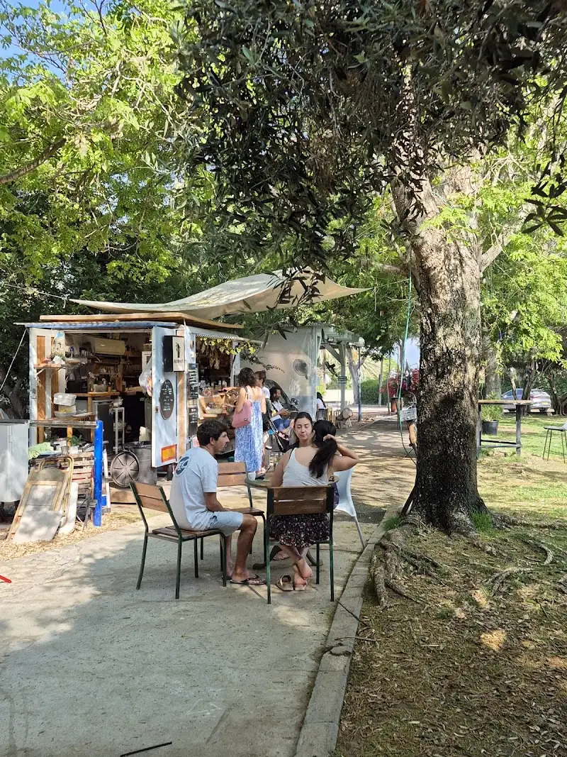 עגלת קפה כשרה אריק קפה מכמורת במכמורת — בילוי משפחתי עם ילדים