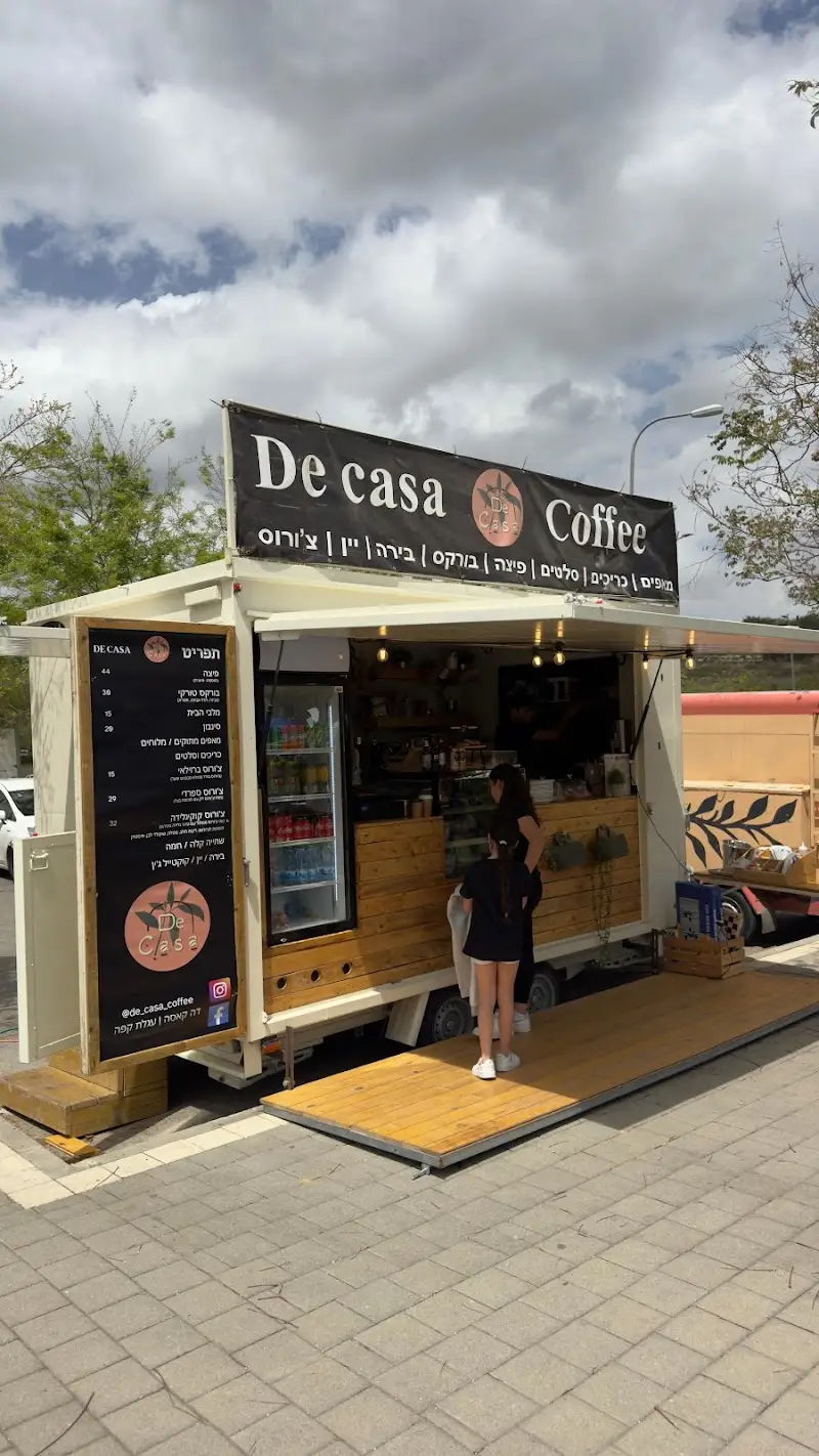 דה קאסה עגלת קפה - De Casa במודיעין — בילוי משפחתי עם ילדים