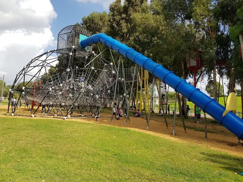 פארק רמת השרון ברמת השרון — בילוי משפחתי עם ילדים
