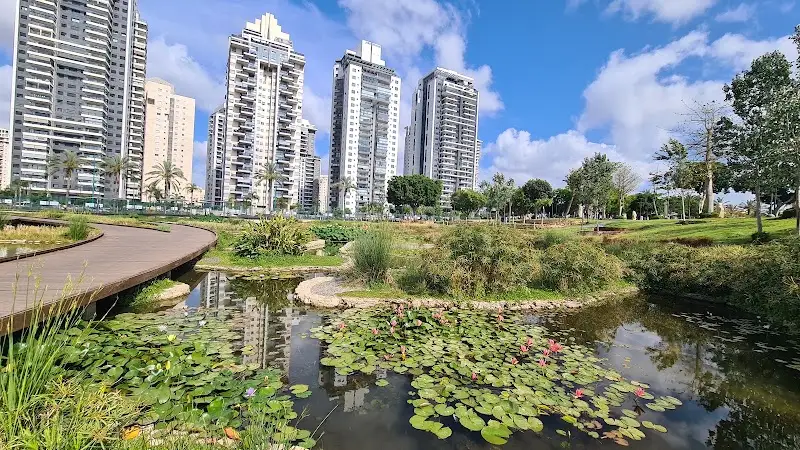 פארק יצחק אוחיון בפתח תקווה — בילוי משפחתי עם ילדים