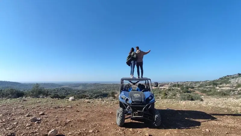 אסטיאר טיולי רייזרים בצפון | טרקטורונים | טיולי שטח | רנג׳רים | טיול ג׳יפים בג'וליס — בילוי משפחתי עם ילדים