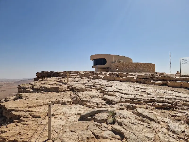 מרכז מבקרים מכתש רמון במצפה רמון — בילוי משפחתי עם ילדים
