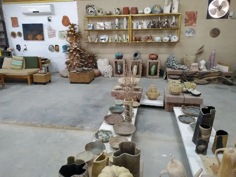 אסתי ברק - סטודיו וגלריה לקרמיקה בנאות הכיכר — בילוי משפחתי עם ילדים
