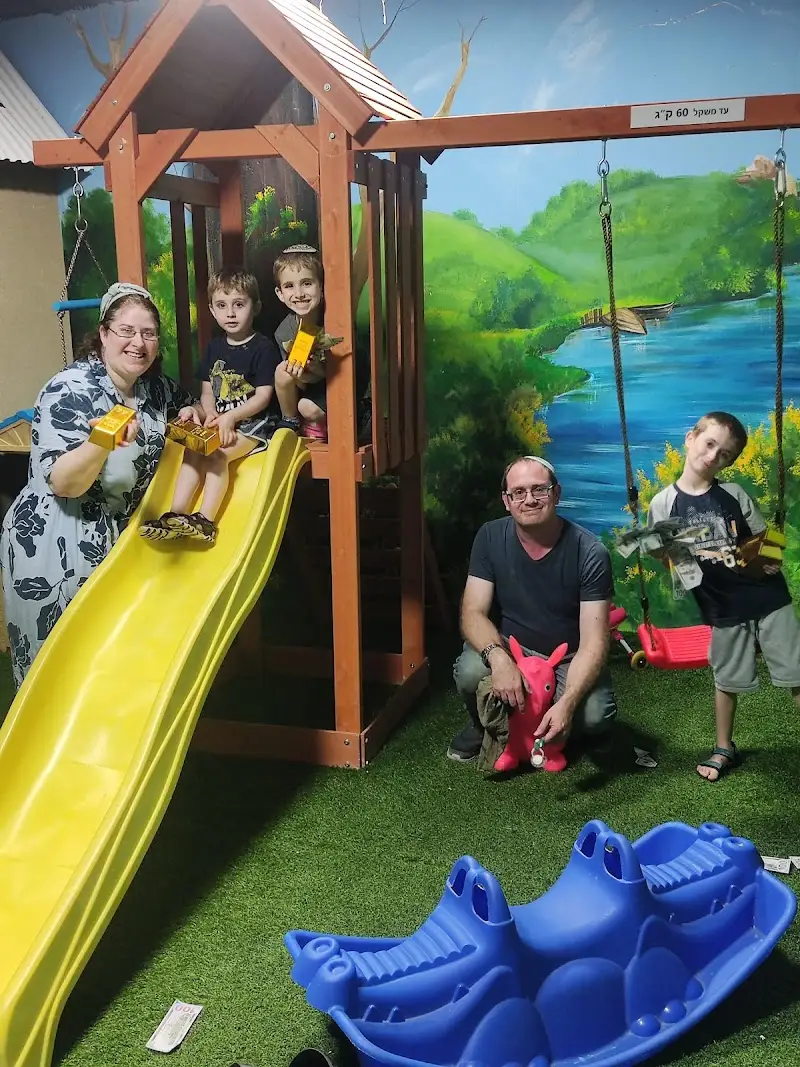טיים אאוט - חדרי בריחה פתח תקווה בפתח תקווה — בילוי משפחתי עם ילדים